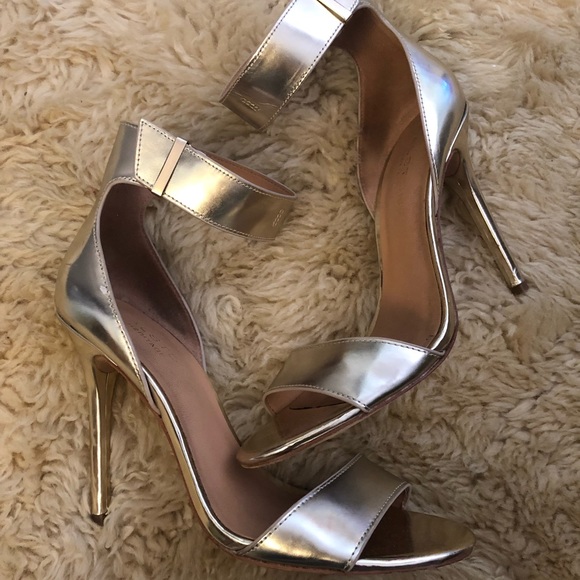 Halston Heritage Shoes - HALSTON HERITAGE gold heels size 7